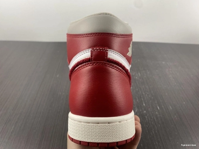 HYPE (W) OG Jordan Chenille 1 DJ4891-061 Newstalgia High 0818